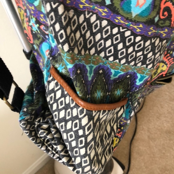 Backpack - Picture 7 of 8